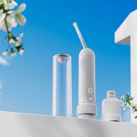 Foldable and Rechargeable Travel Bidet